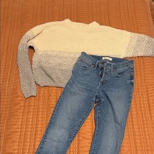 Casual & comfy Colorblock Sweater and Madewell Button Fly Mid-rise skinny crop